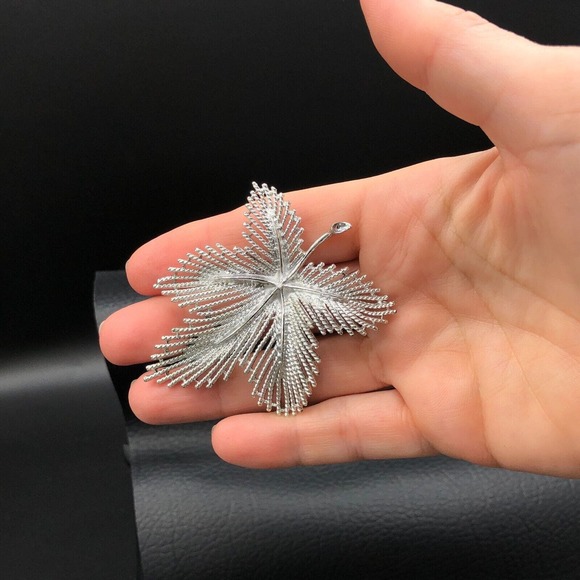 Vintage Sarah Coventry Leaf Brooch Feathery Textured Silver Tone Maximalist Pin0 - Picture 6 of 7